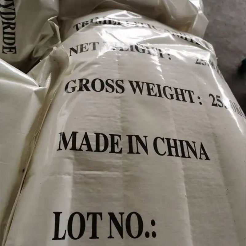 Чому органічні хімікати є критично важливими в сучасній промисловості?